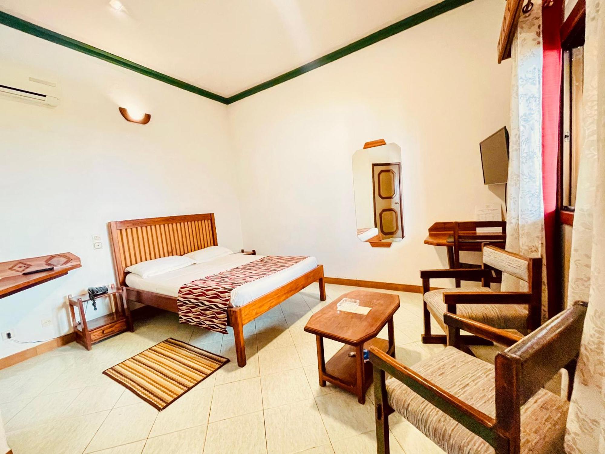 Le Nouvel Eden Hotel Toliara Exterior photo